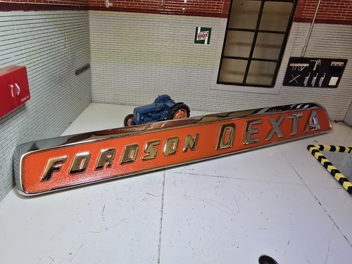 Fordson dexta tractor bonnet - dexta,