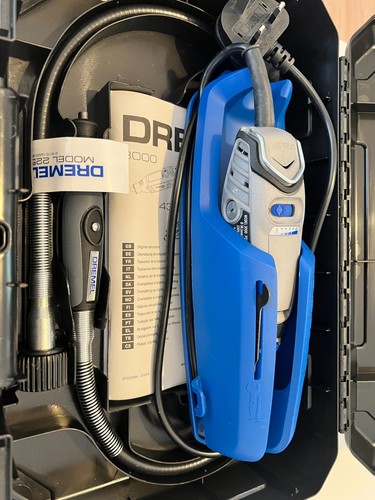 Dremel 3000 with - , case