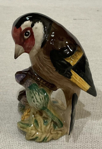 Beswick bird goldfinch 2273 - bird,