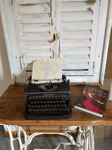 Vintage underwood portable - vintage,