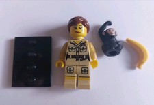 LEGO MINIFIGURE ZOO KEEPER WITH MONKEY AND BANANA SERIES 5 (Sun Damaged)
