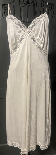Vintage 1980s ivory nylon - nylon, lace