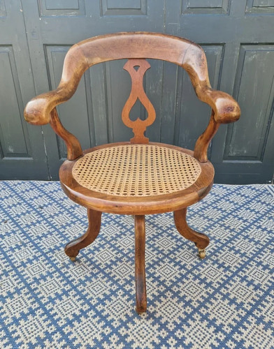 Victorian walnut captain - walnut, captain's