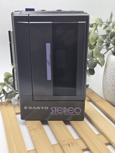Sanyo vintage portable - sanyo,