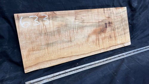 Rippled sycamore tone wood