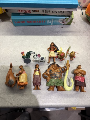Moana plastic figurines - 10,