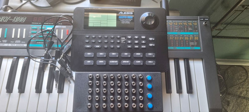 Alesis drum machine - sr-16,