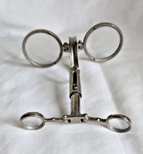 Vintage fold opera - up,