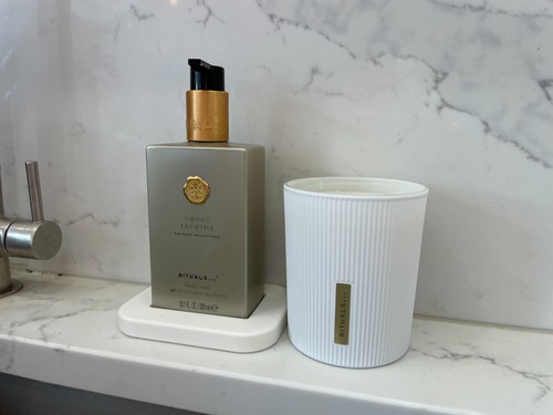 Hand wash holder for rituals - hand,