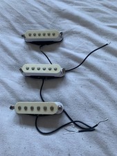 3x Strat Stratocaster Style