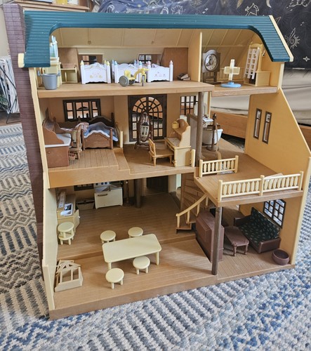 Sylvanian families house - families,