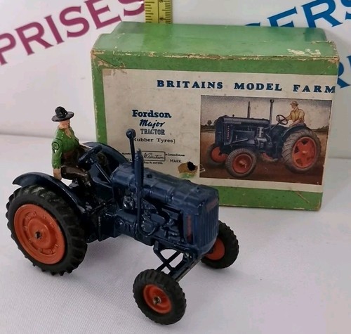 Vintage britains model farm - britains,