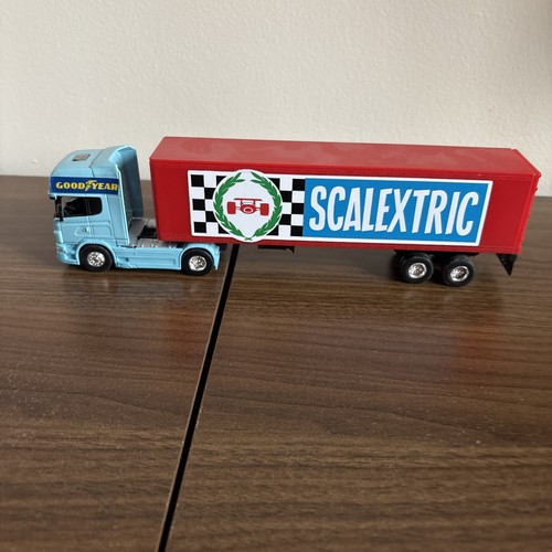 Scalextric track side truck