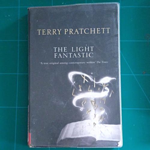 Pratchett terry the light - terry,