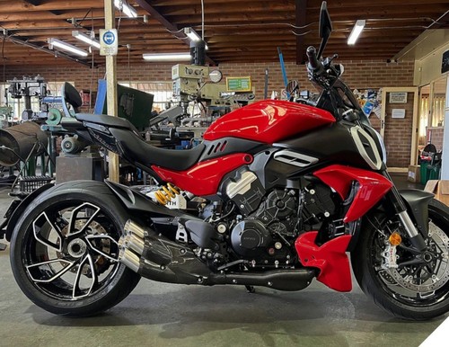 Ducati diavel oem exhaust - diavel,