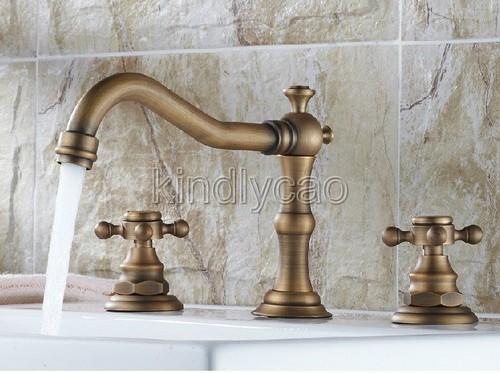 Vintage widspread bathroom - vintage,