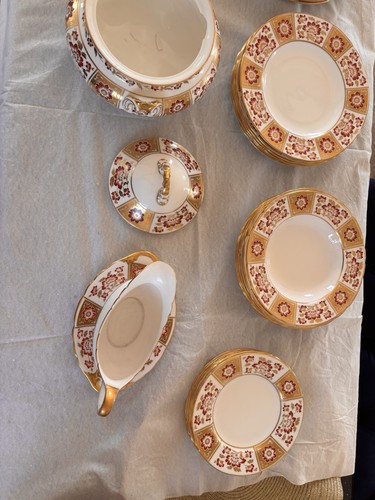 Red panel crown derby dinner - panel,