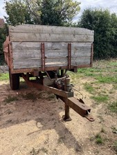 Hydraulic tipping trailer
