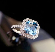 18ct White Gold Stunning