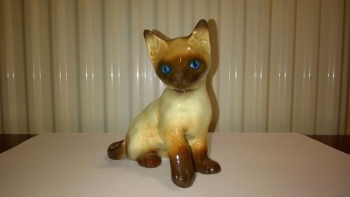 Siamese cat seated vintage - cat,