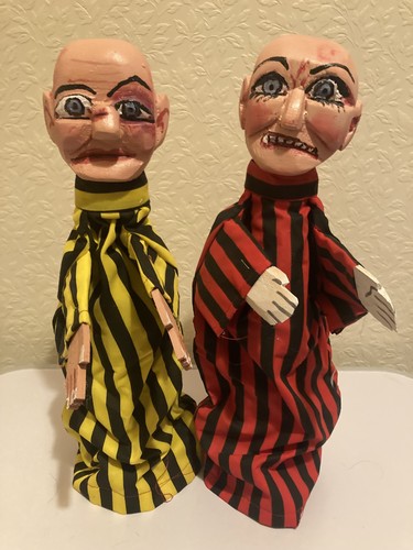 Punch judy pair - &,