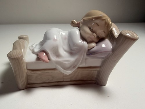 Nao lladro porcelain - by,