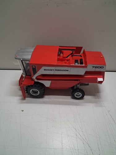 Massey ferguson 7200 britains - ferguson,
