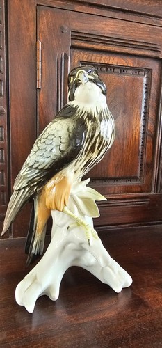 Karl ens porcelain falcon - karl,