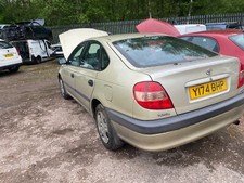 TOYOTA AVENSIS 2001 5DOOR REAR LIGHT N/S PASSENGER BREAKING SPARES GOLD