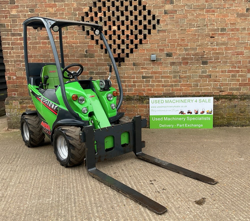 Avant loader just - *just, come