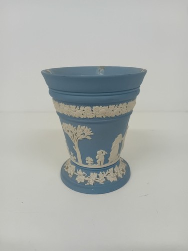 Wedgwood blue jasperware vase - blue,