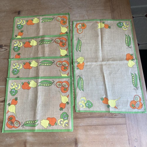 Vintage linen placemats - 4,