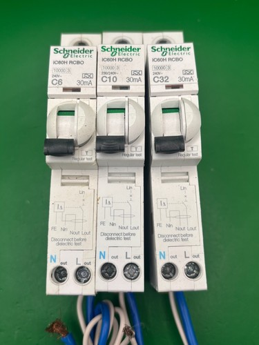 Schneider rcbo a9d11806 - schneider,