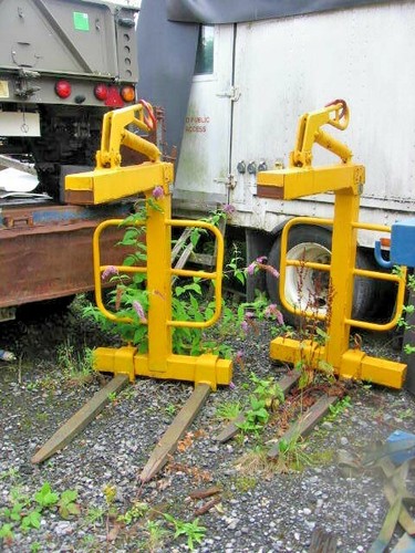 Crane forks ton - crane, suit
