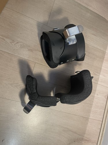 Gravity inversion boots - ,
