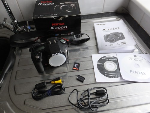Pentax k200d 2mp dslr - ,