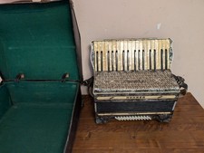 Hohner Tango I piano accordion