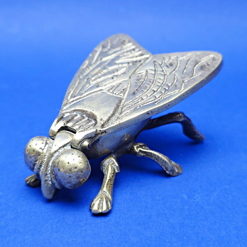 Brass fly figural ash - figural,
