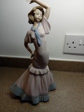 NAO 01243 Porcelain Figurine