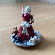 MOORLAND MINIATURES OLD MOTHER