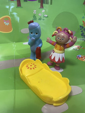 In The Night Garden Figures Upsy Daisy Iggle Piggle & Upsy Daisy Bed Plastic Toy