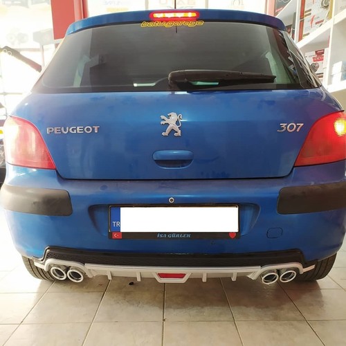Universal rear spoiler
