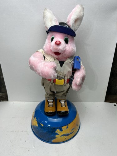 Duracell pink drumming - drumming, bunny