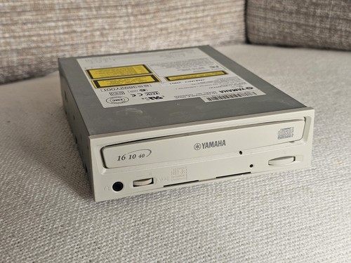 Yamaha rewritable drive - cd,