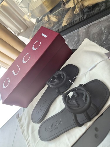 100 authentic gucci - 100%,