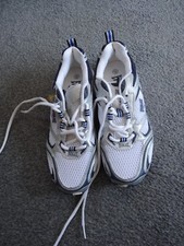 Everlast ladies or men`s white