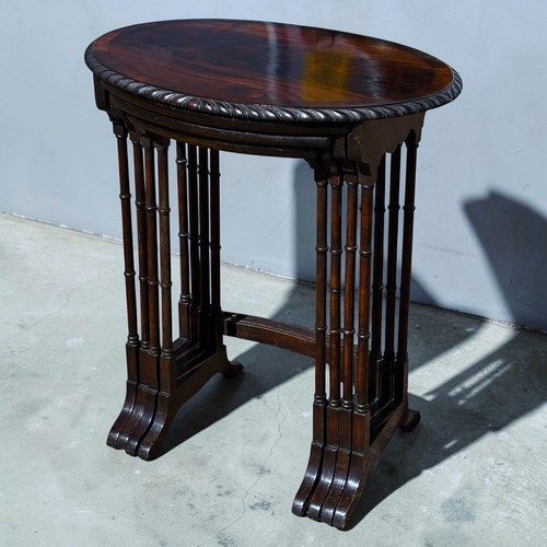 Mahogany quartetto nest - nest, of