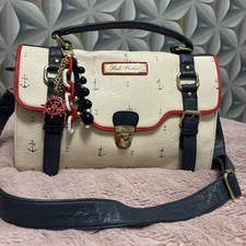 Paul's Boutique London Anchor