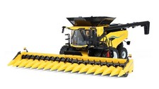 ERTL, NEW HOLLAND CR11 Combine Harvester with 2 headers - Prestige Collection...
