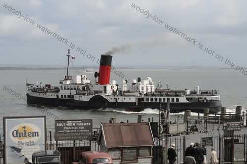 Iwc892 paddle steamer leaves - paddle,